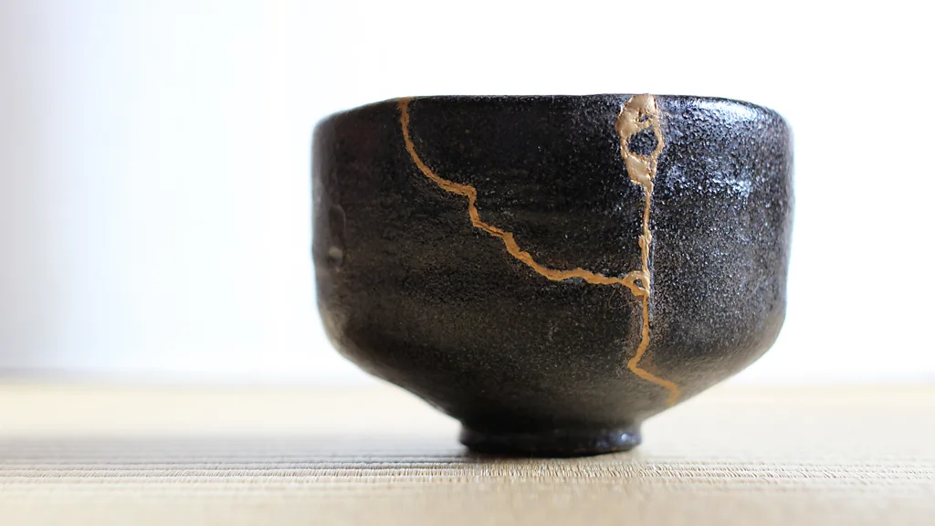 Kintsugi vs AI art
