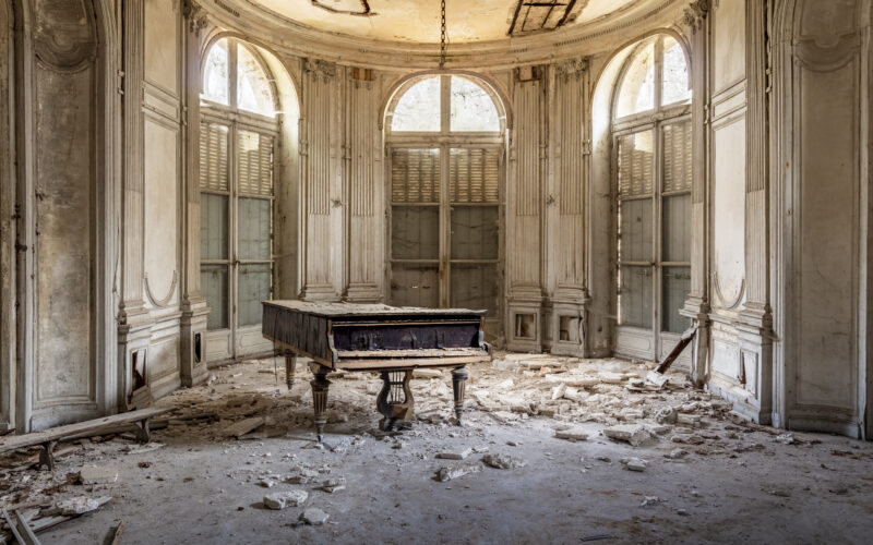 Requiem pour pianos 7, Artwork by Featured Artist Romain Thiery